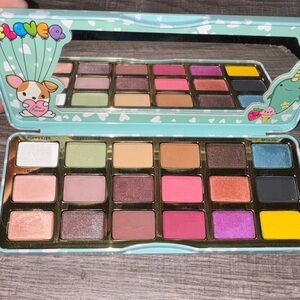 Too Faced Clover Eyeshadow Palette
